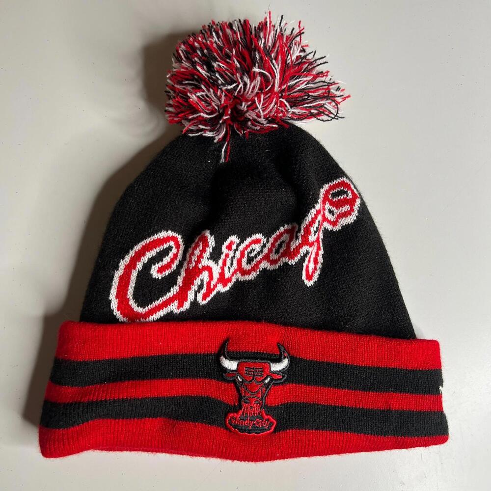 Chicago Bulls Knit Beanie Pom Hat Black Red NBA Hardwood Classics Winter